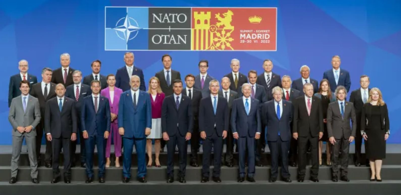 Шок на срещата на върха на НАТО в Мадрид! Лидерите откриха руска следа на масите си и... СНИМКА