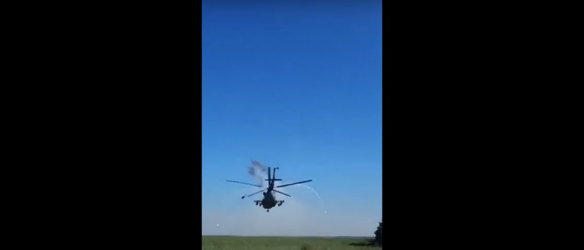 ВИДЕО от войната: Хеликоптери на ВСУ дават "яка жега" на руските войски