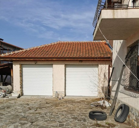 Обява за продажба на къща на 9 км от Пловдив ядоса мрежата СНИМКИ