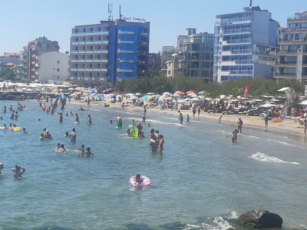 Туристите да се къпят спокойно в Черно море - р. Дунав е вентилатор ВИДЕО