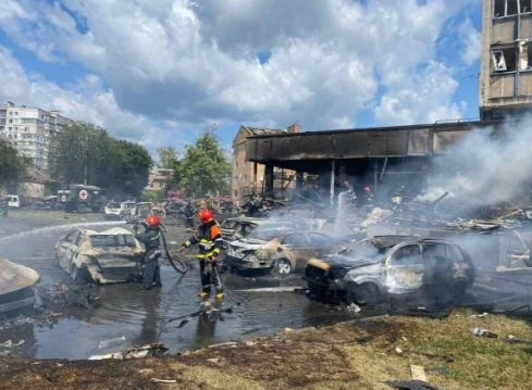 Много жертви при руски ракетен удар по Дом на офицерите и други сгради във Виница ВИДЕО 