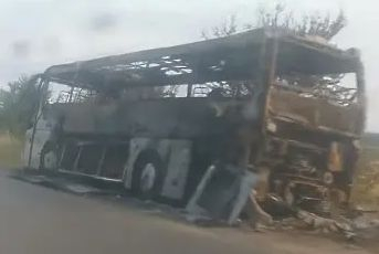 Два автобуса пламнаха във Варна СНИМКИ