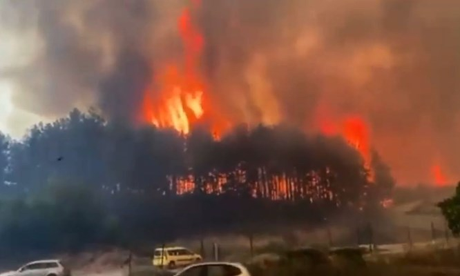 В Казанлък отново пламна пожар - унищожени са десетки къщи и вили ВИДЕО