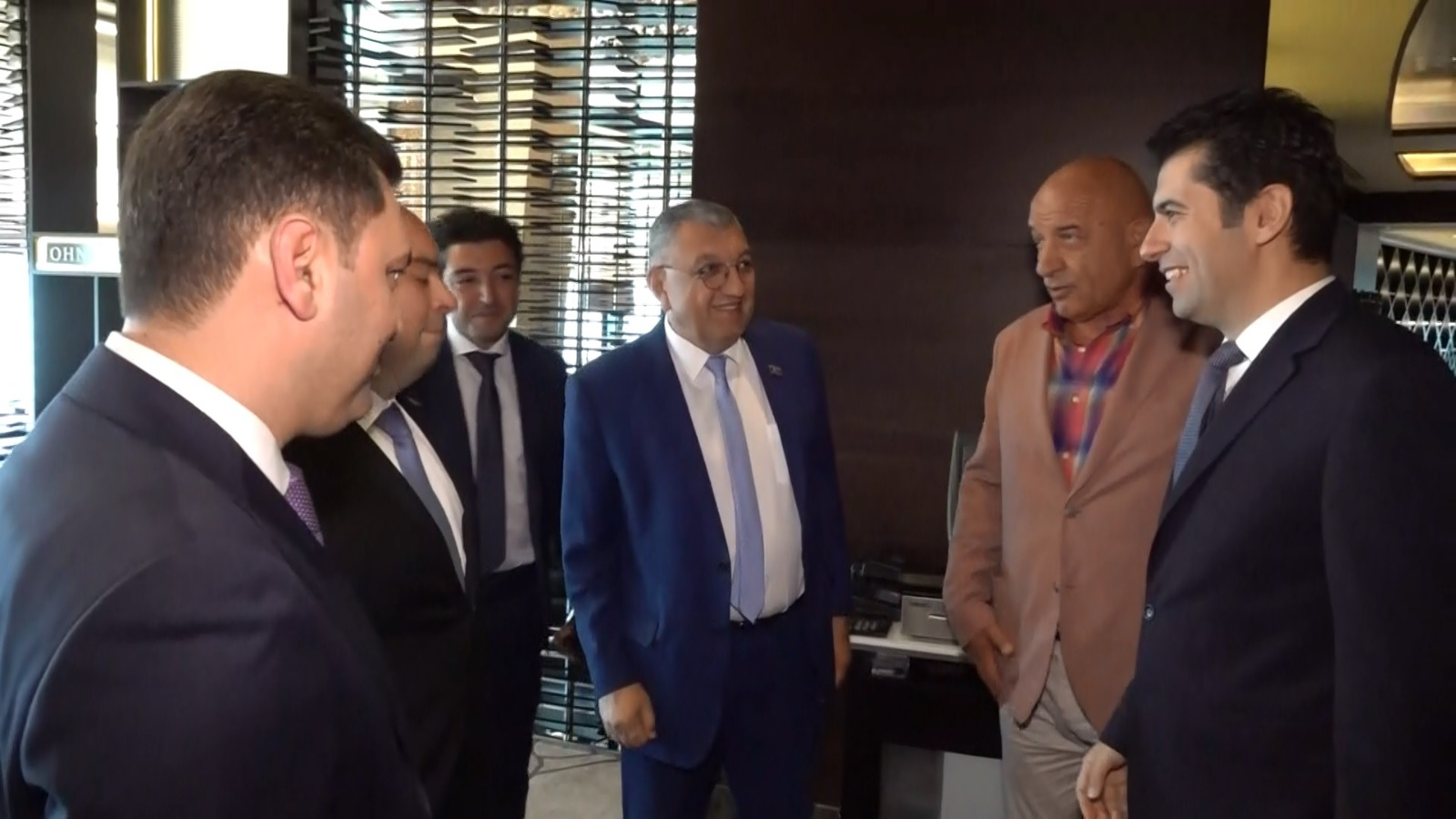 Петков и Алиев обсъдиха доставката на допълнителни количества азерски газ
