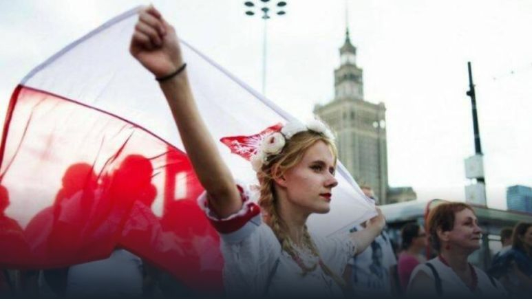 Wirtualna Polska: Млади поляци на протест, ето какво направиха украинците