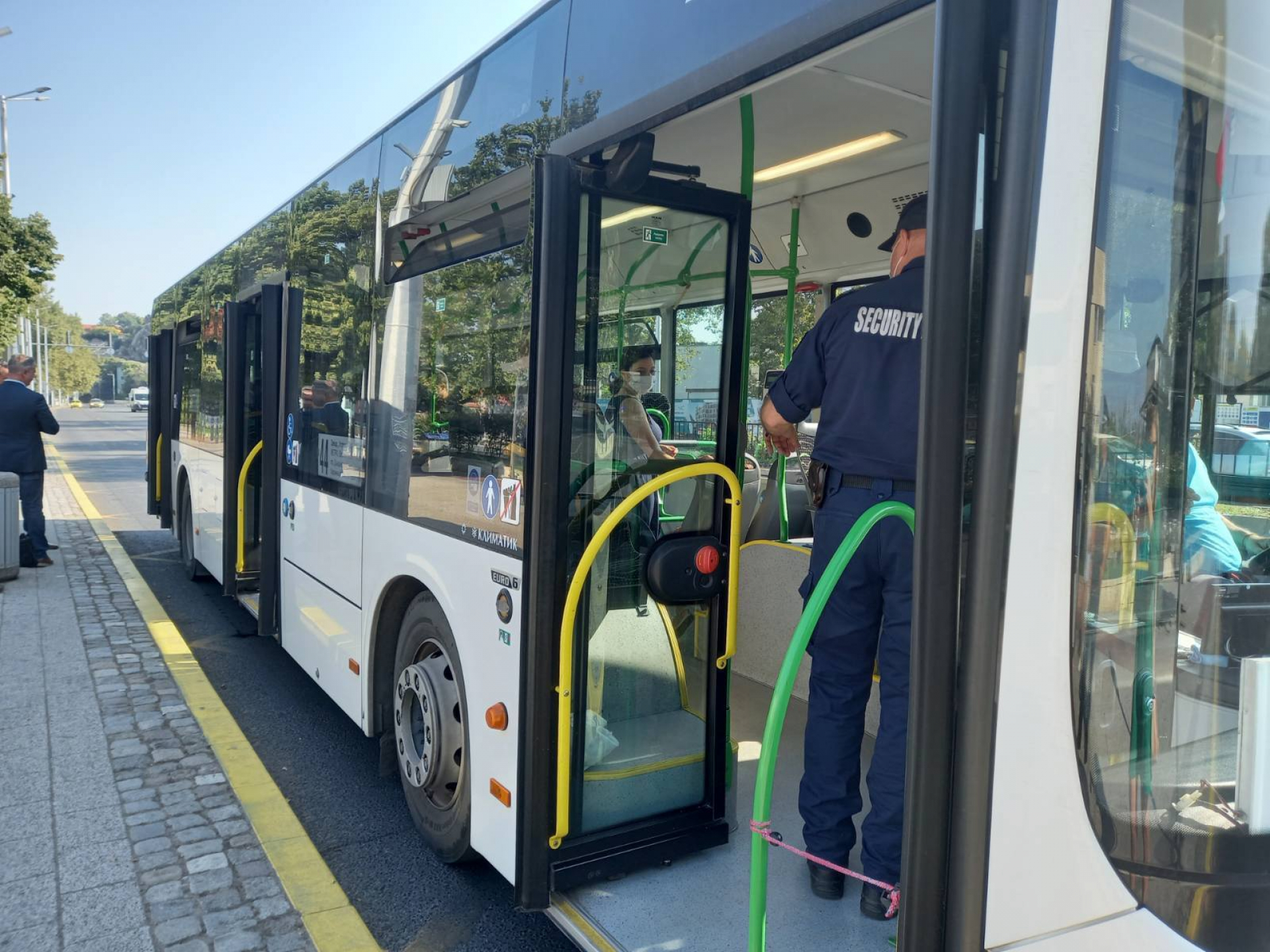 В Пловдив извършват масови проверки за маски в градските автобуси