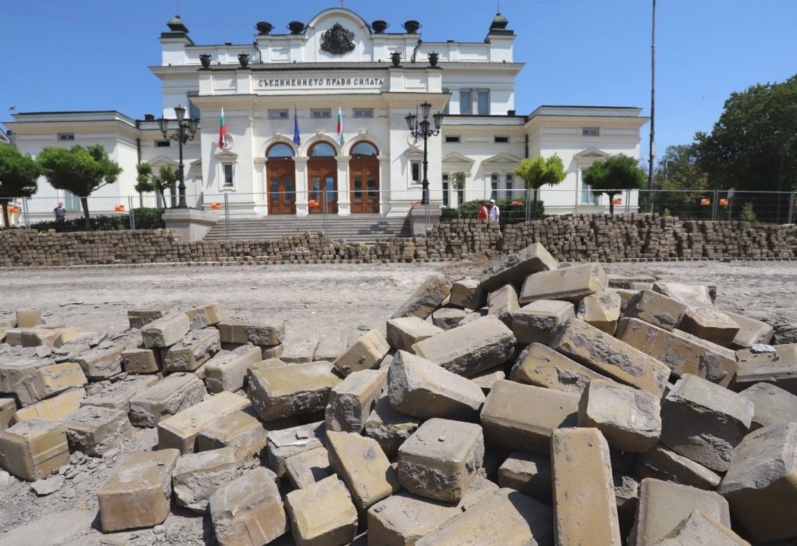 Промяната си отиде, а символ на София е неузнаваем СНИМКИ