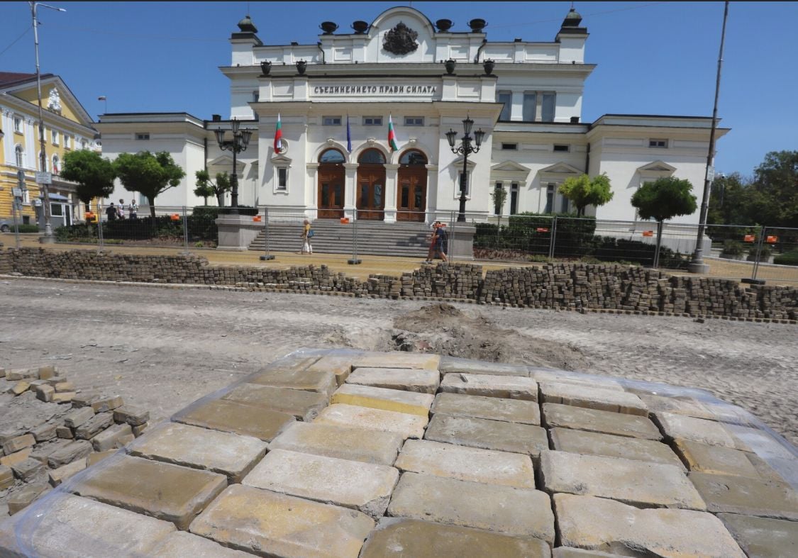 Промяната си отиде, а символ на София е неузнаваем СНИМКИ