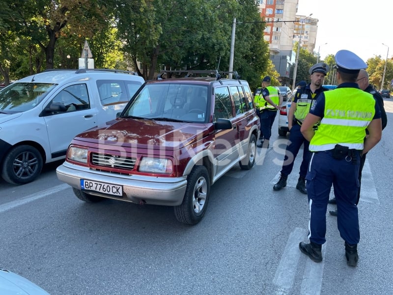 Джип удари майка с дете на зебра, зад волана - служител на врачанския затвор СНИМКИ