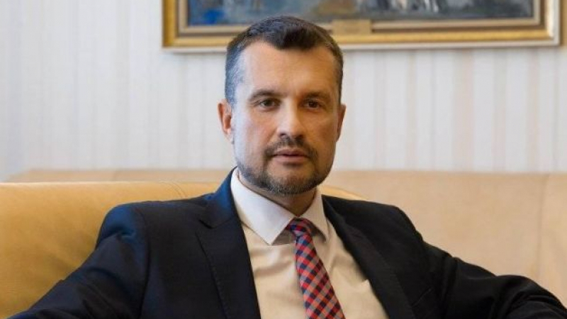 Калоян Методиев: Президентът да отговори на "българите и левите хора" къде изпрати днес българско оръжие