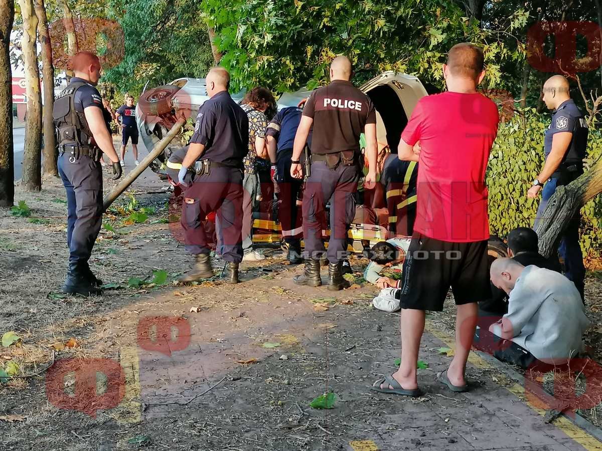 Втори бесен екшън с каналджия край морето завърши с катастрофа и... СНИМКИ 