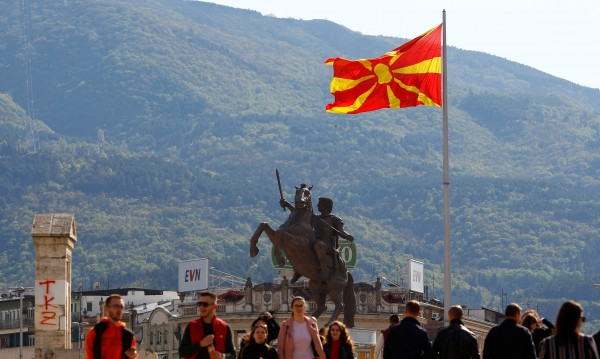 Мицкоски побесня от поредната капитулация на Скопие