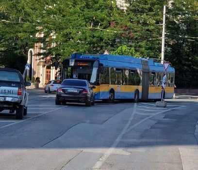 Тежък челен сблъсък в столицата СНИМКИ  