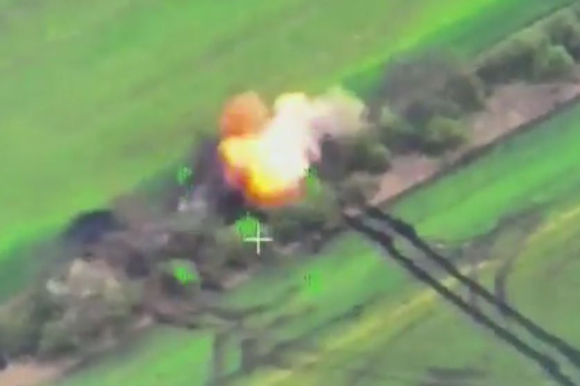 ВИДЕО от войната: Парашутисти унищожиха със САУ Нона-С  украинска артилерийска установка