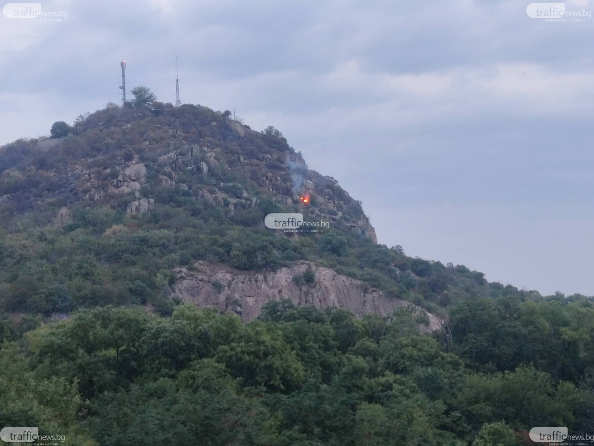 Нов огнен ад в Пловдив! Младежкият хълм отново пламна