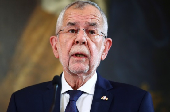 Президентът на Австрия претърпя кошмарен инцидент