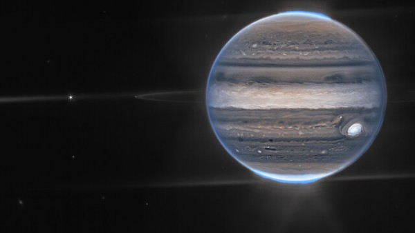 Удивителни СНИМКИ от Юпитер слисаха учените