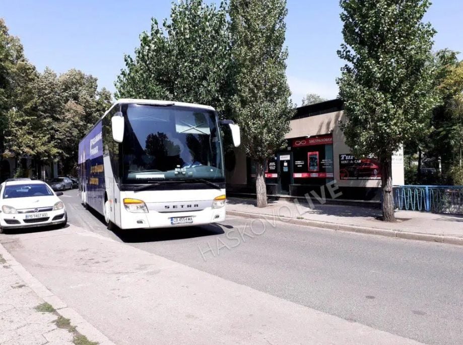 Петков и Василев се качиха на рейса, а Лена... СНИМКИ