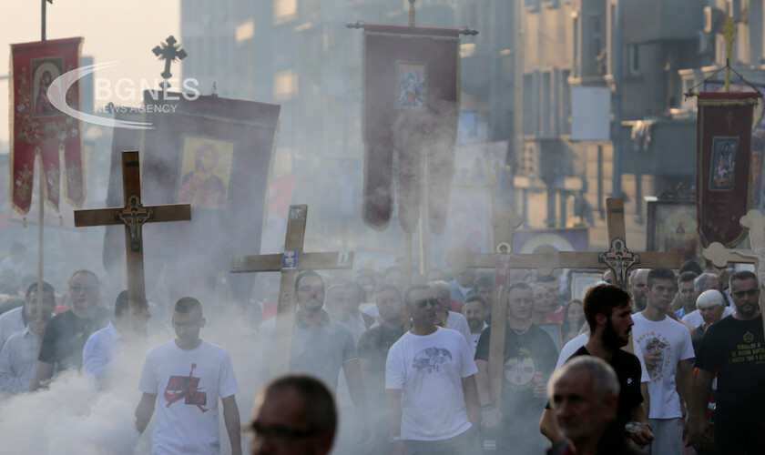 Многохилядно шествие срещу ЛГБТ фестивала в Белград