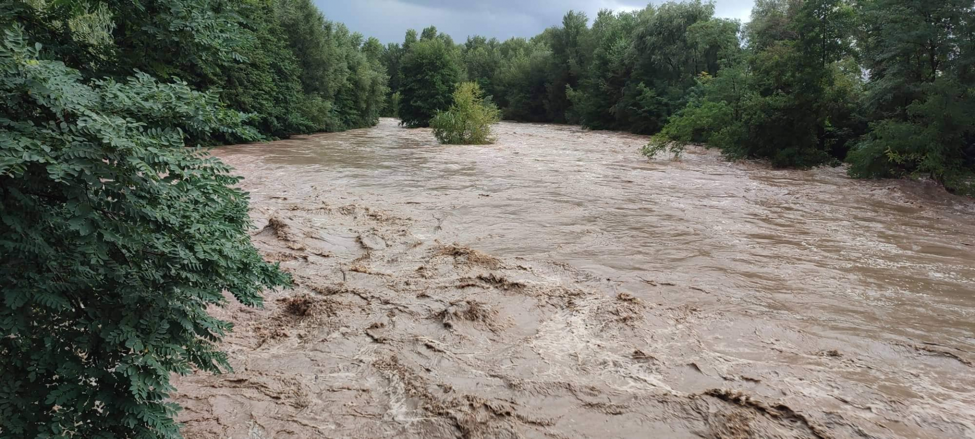 Втора приливна вълна издави още села в Карловско, хора са откъснати от света БЛИЦ TV