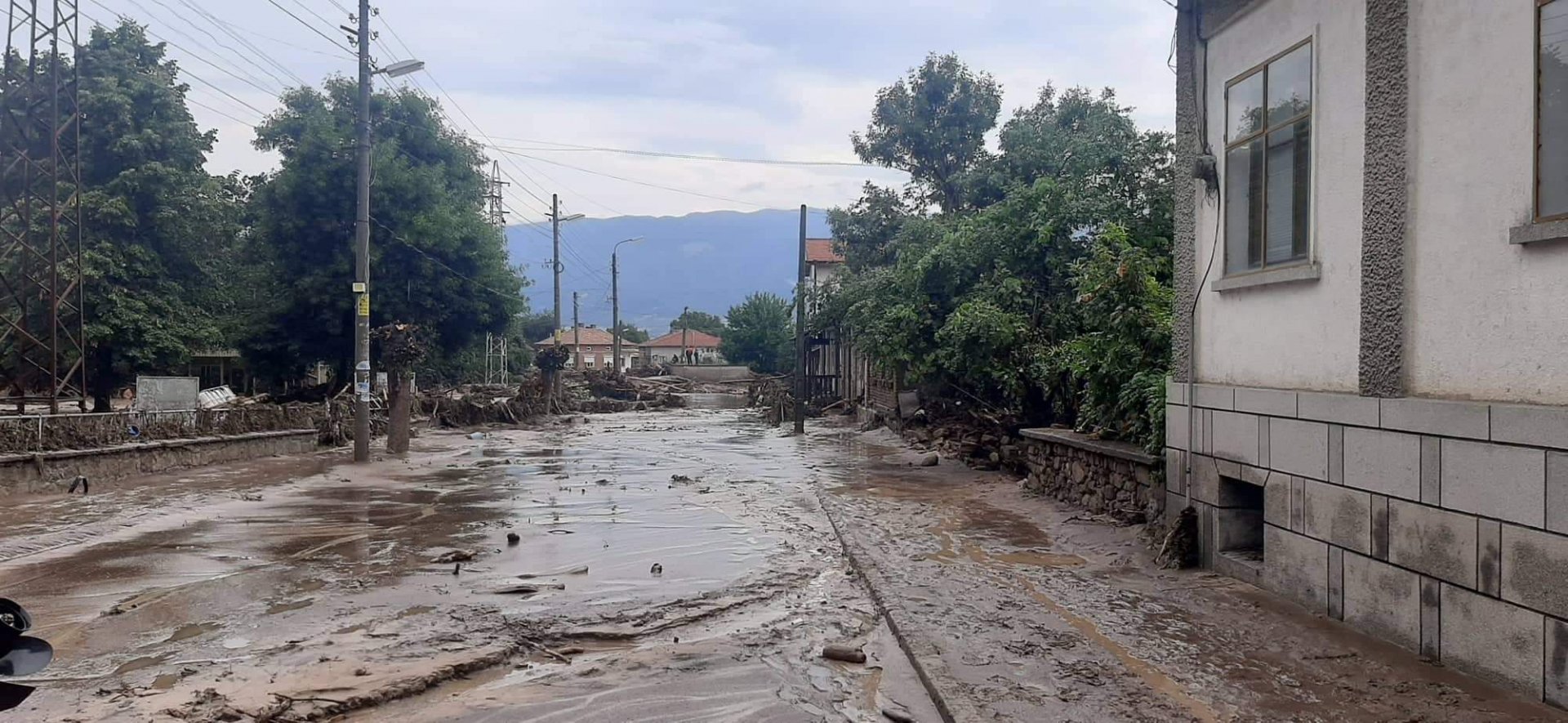  Комисар Николов заговори за чудо насред водния ад в Карловско, такова нещо се случвало... СНИМКИ