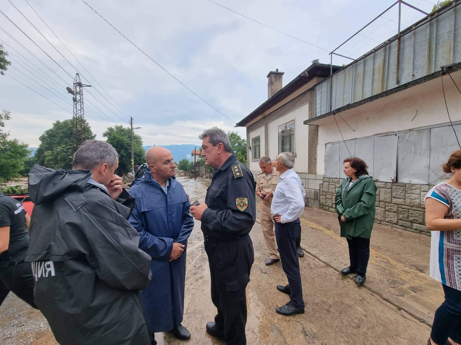  Комисар Николов заговори за чудо насред водния ад в Карловско, такова нещо се случвало... СНИМКИ