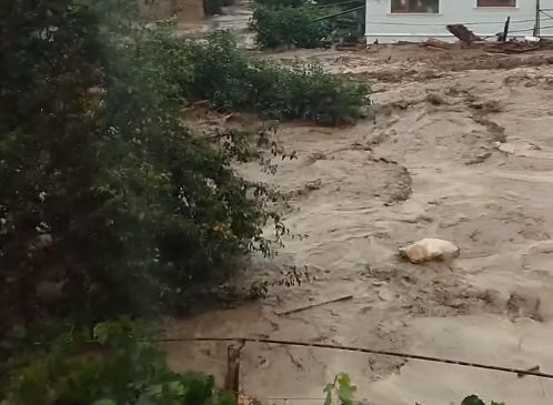  Има ранени при наводненията в Карловско 