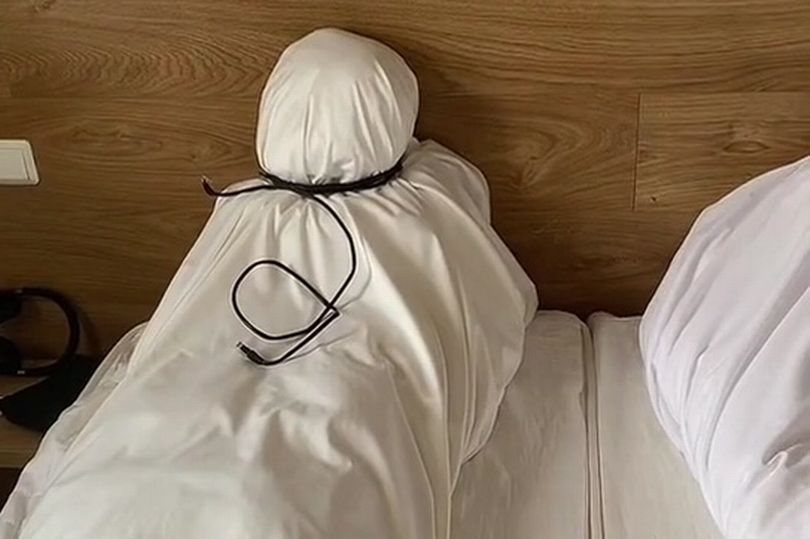 Зловещо: Какво завариха камериерки в освободена хотелска стая СНИМКИ