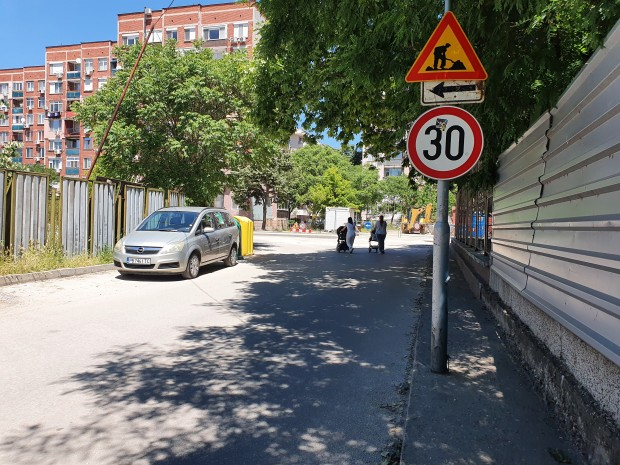 Безумие на улица в Пловдив: Вижте тази "висша инженерна мисъл" СНИМКИ