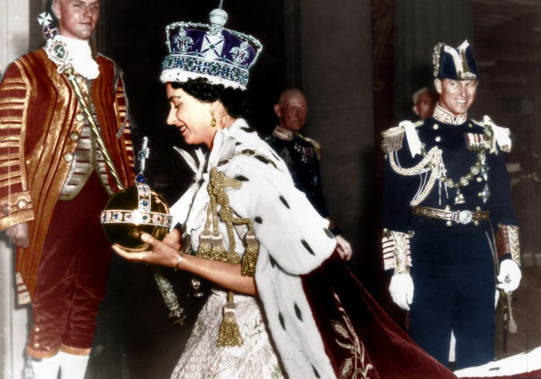 Историята на покойната кралица: От Елизабет Александра Мери до Нейно Величество