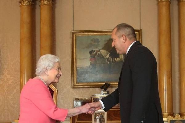 Президентът Радев със скръбни думи за кончината на Елизабет II 