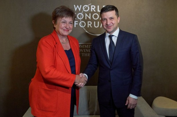 Кристалина Георгиева се чу по телефона със Зеленски и развърза кесията на МВФ