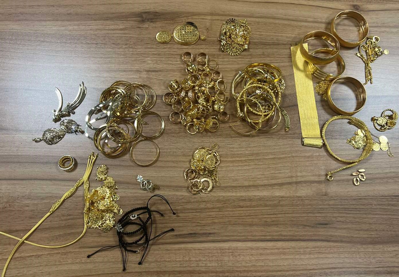 Митничари откриха златно съкровище в турски ТИР с дини на "Капитан Андреево" СНИМКИ