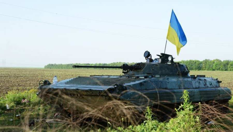 ВИДЕО от войната: Украинска бойна машина на пехотата прегази двама свои