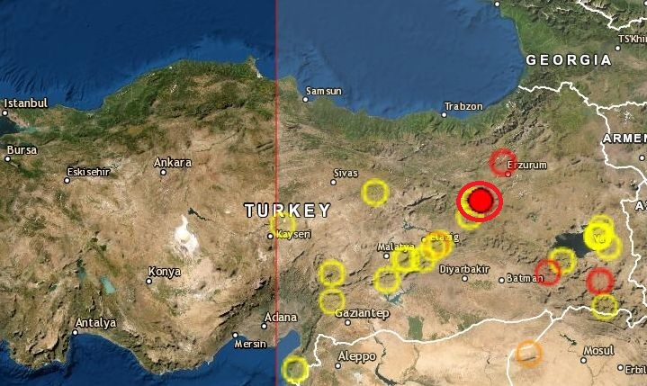 Силно земетресение паникьоса Турция 
