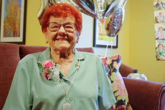 105-год. жена назова алкохолната напитка, допринесла за нейното дълголетие ВИДЕО