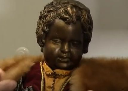 Покриват Пикаещото момченце в Брюксел с един от най-българските символи 