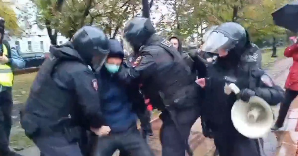 Масови арести на демонстранти срещу мобилизацията в Русия ВИДЕО
