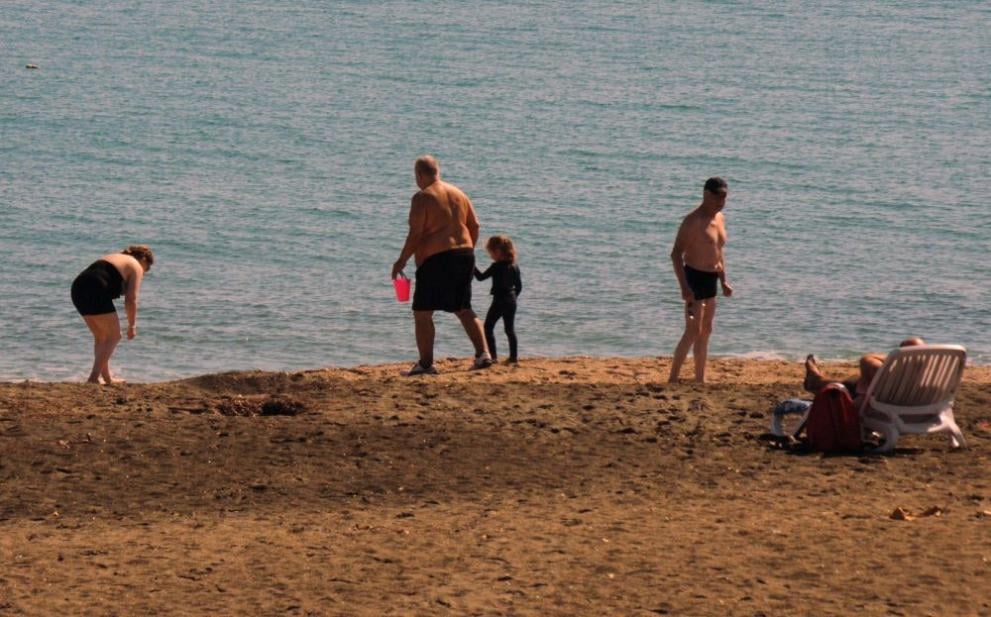 Есен ли? Ето какво чудо бе днес на плажа в Бургас СНИМКИ 