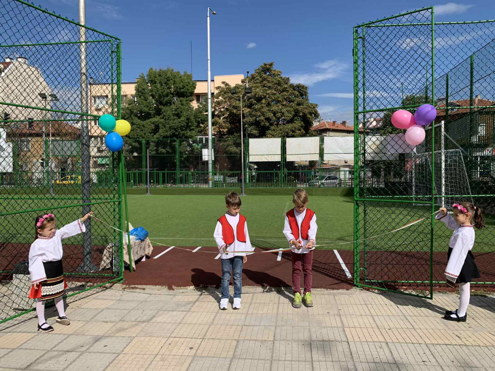 Община Пловдив продължава с инвестициите в дворните пространства на училищата
