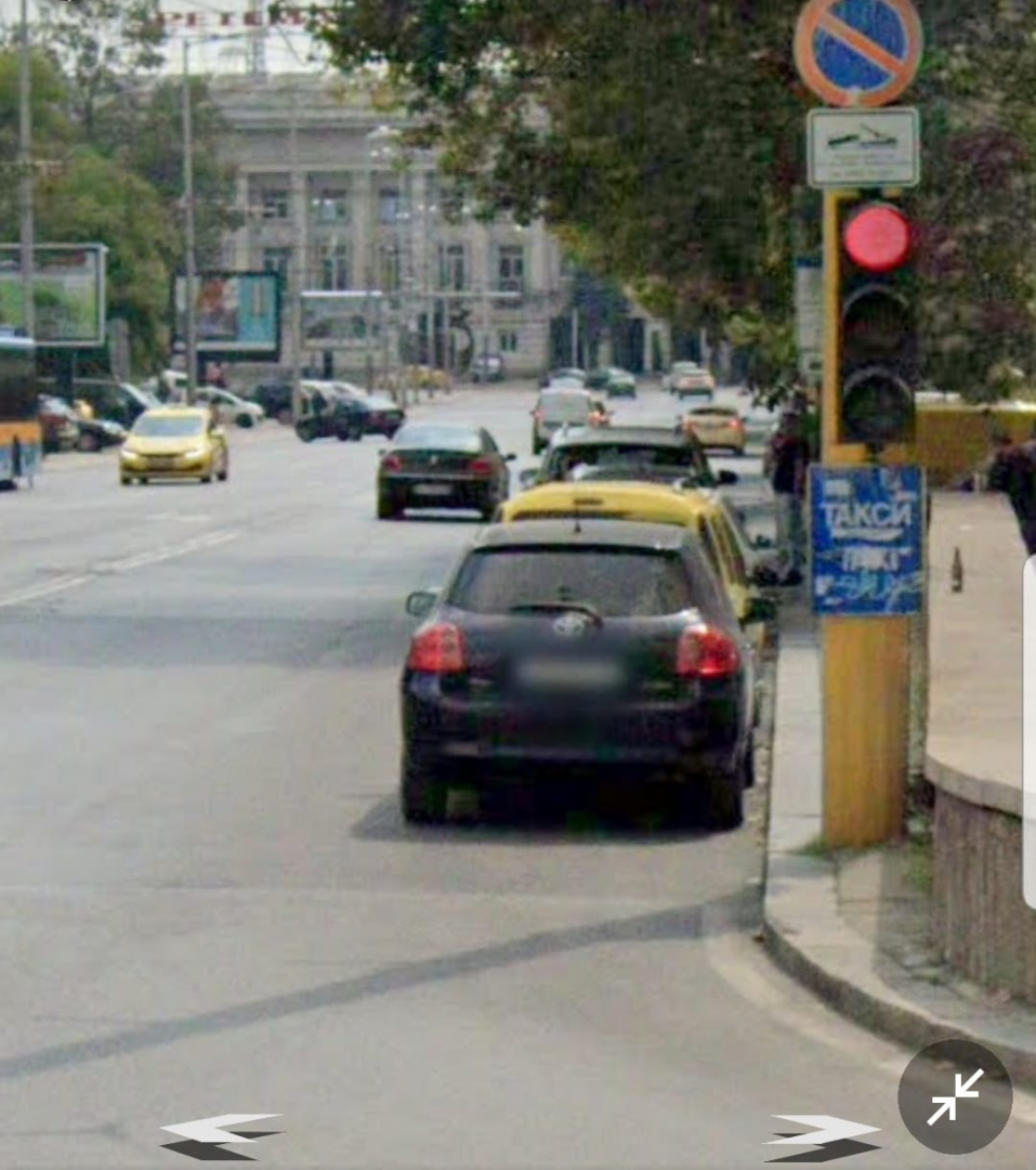 Епичен сблъсък между „Спарк“ и тротинетка в центъра на София СНИМКИ