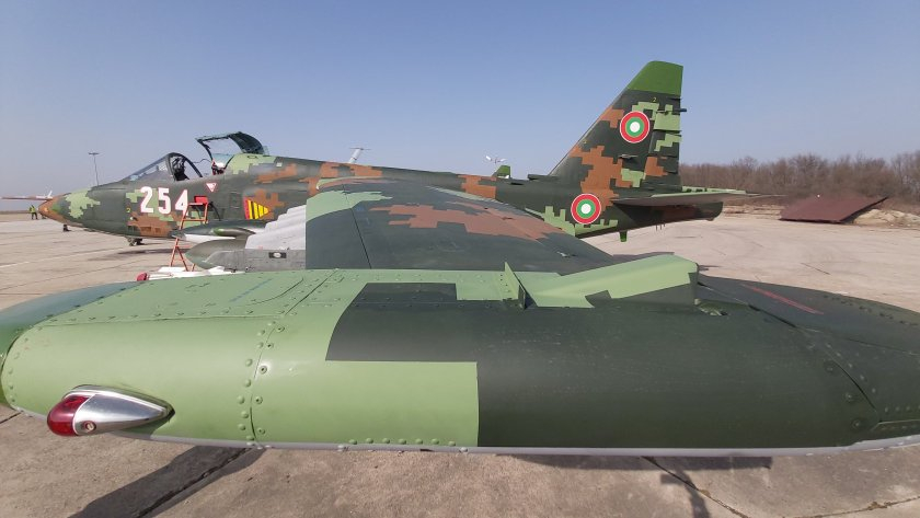 Стана ясно как се е стигнало до рухването на бомбардировача Су-25 край Безмер 