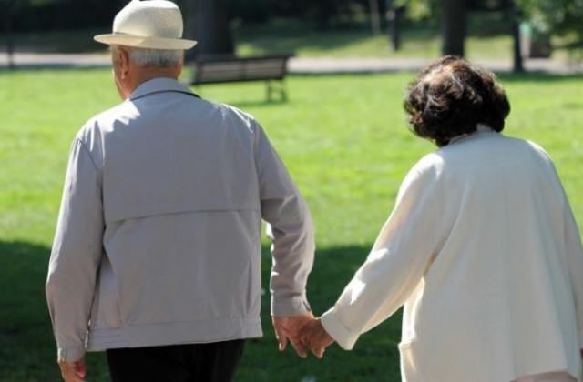 НОИ с важна новина за пенсионерите, как да разберат от 3 октомври дали е увеличена пенсията им