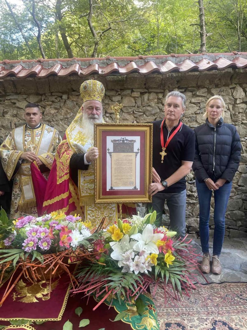 Благодарение на сем. Домусчиеви възстановиха Аязмото в местността Клувията СНИМКИ