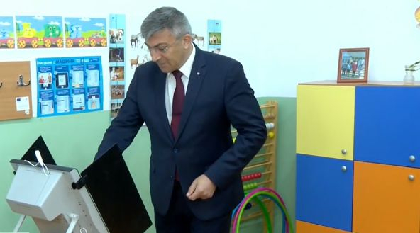 Мустафа Карадайъ гласува за сигурност и стабилност в България ВИДЕО