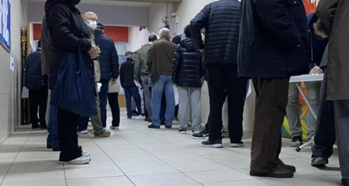 Опашка от мераклии да гласуват се изви в Солун 
