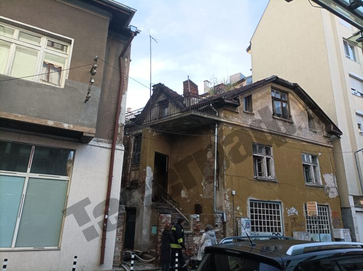 Собственичката на горялата на пъпа на София сграда с нови разкрития за инцидента СНИМКИ