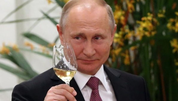 Ето кой пръв поздрави Путин за 70-годишния му юбилей