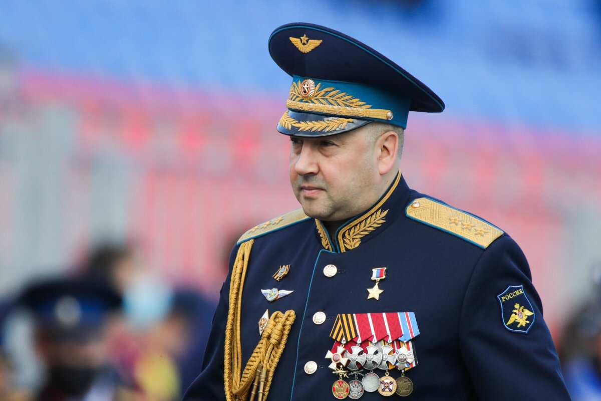 Генерал Армагедон поема командването на руските сили в Украйна 
