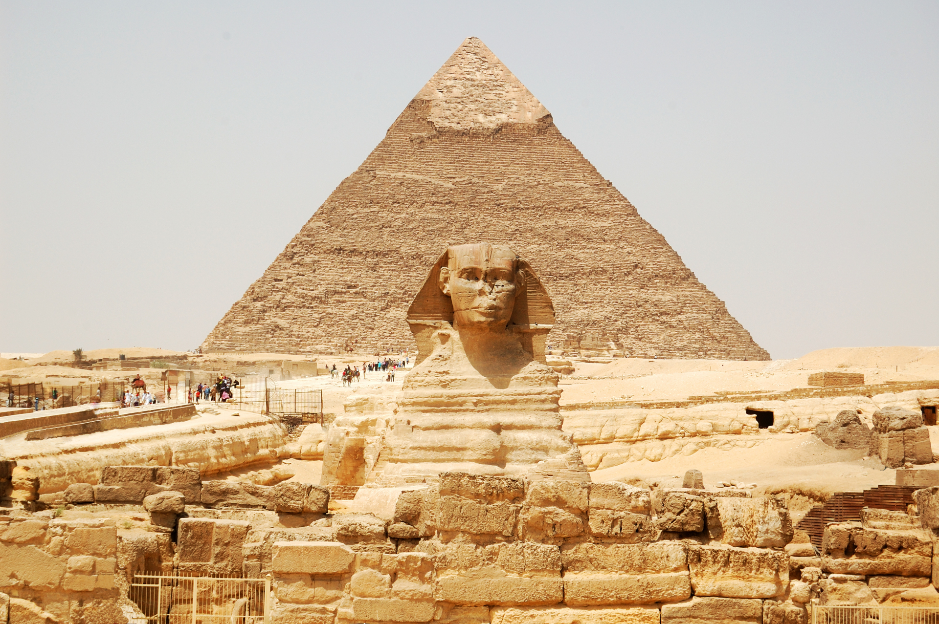 Фалшива гробница подмамва туристи в Египет, властите...